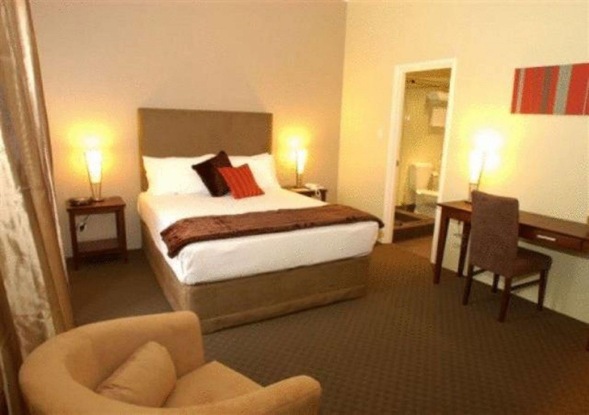 Joondalup City Hotel Перт Екстер'єр фото